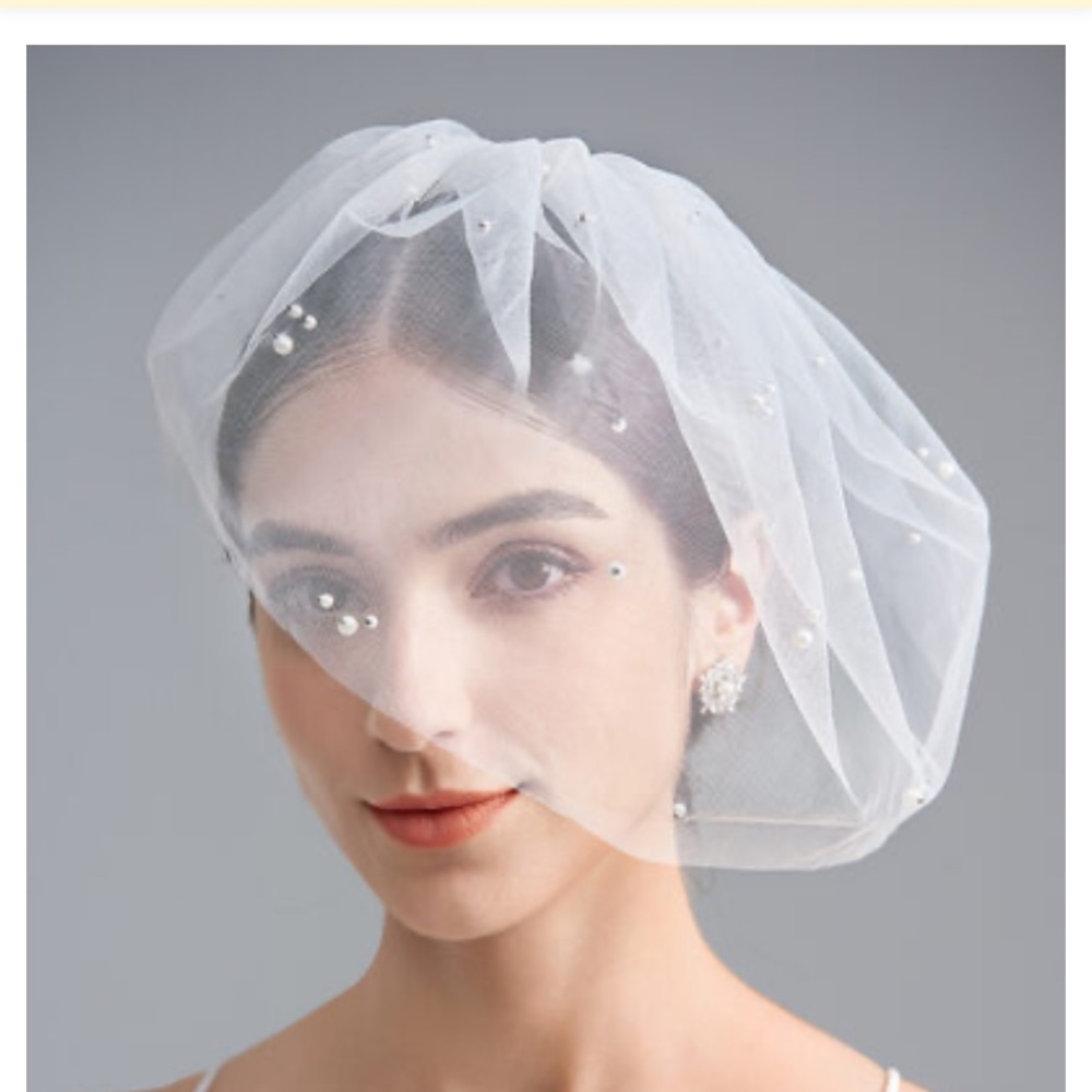 Wedding Veil, birdcage style. Pearl detailing.